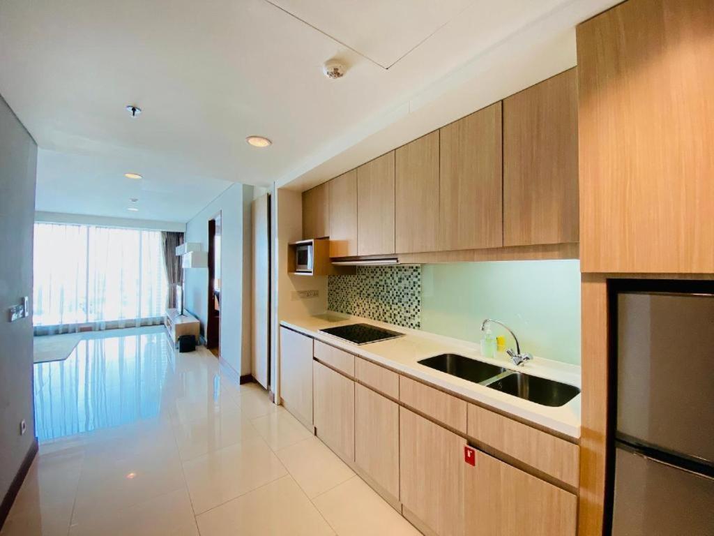 The H Tower Rasuna Suites Kuningan Jakarta By Villaloka Exterior foto